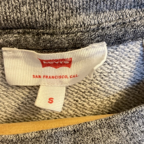 Levi’s Sweatershirt - Picture 2 of 3